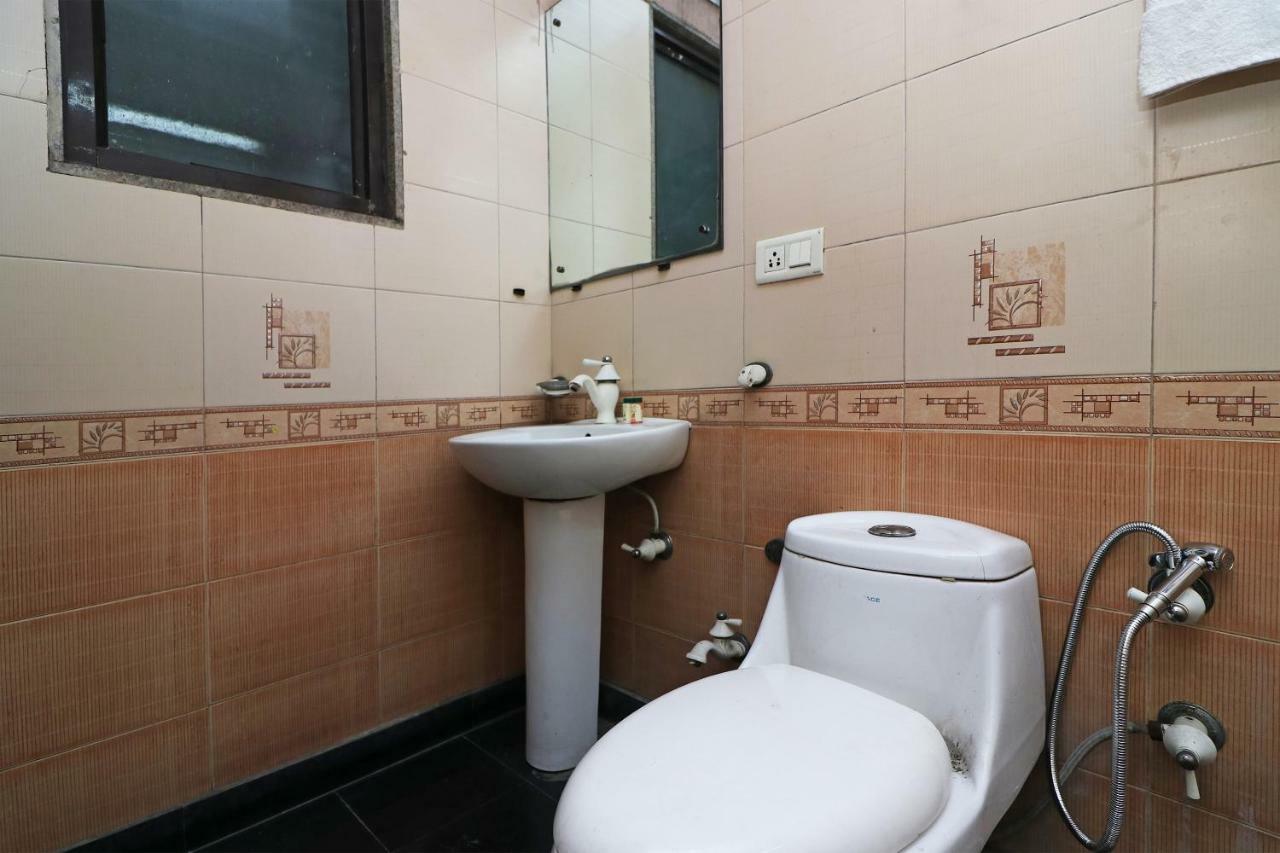 Oyo 24672 Bharat Guest House Delhi  Dış mekan fotoğraf