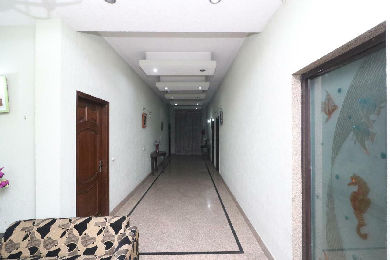 Oyo 24672 Bharat Guest House Delhi  Dış mekan fotoğraf