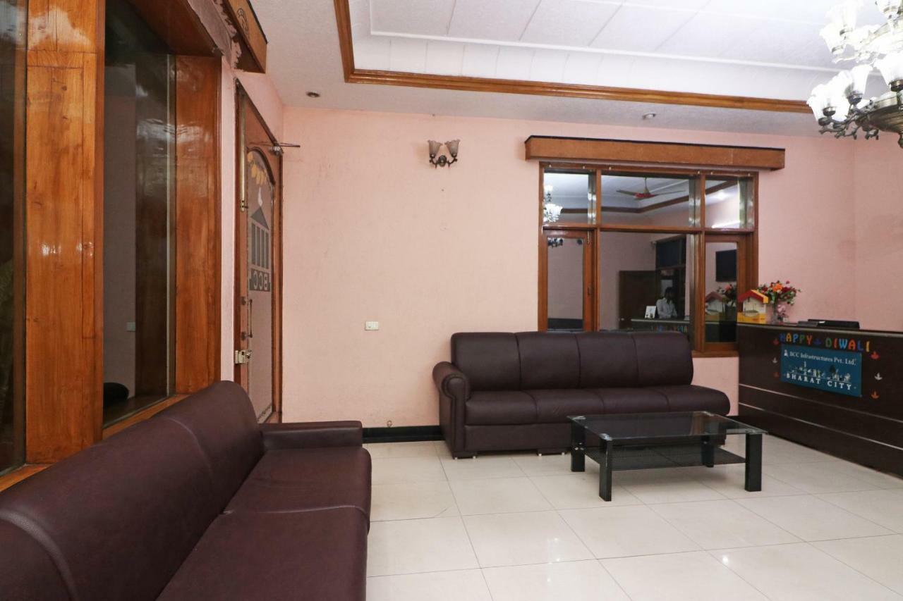 Oyo 24672 Bharat Guest House Delhi  Dış mekan fotoğraf