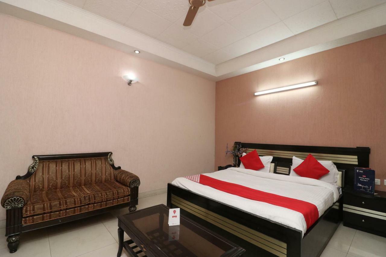 Oyo 24672 Bharat Guest House Delhi  Dış mekan fotoğraf