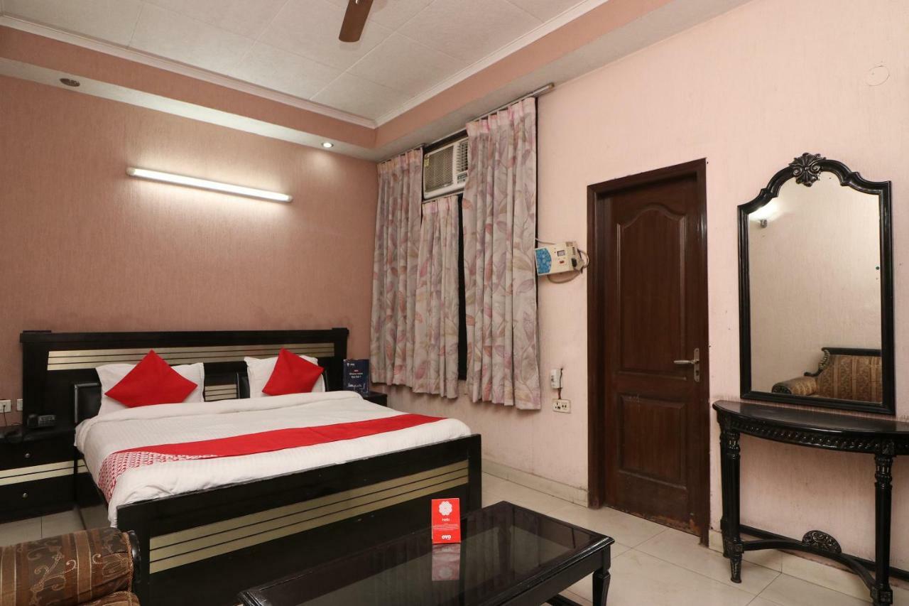 Oyo 24672 Bharat Guest House Delhi  Dış mekan fotoğraf