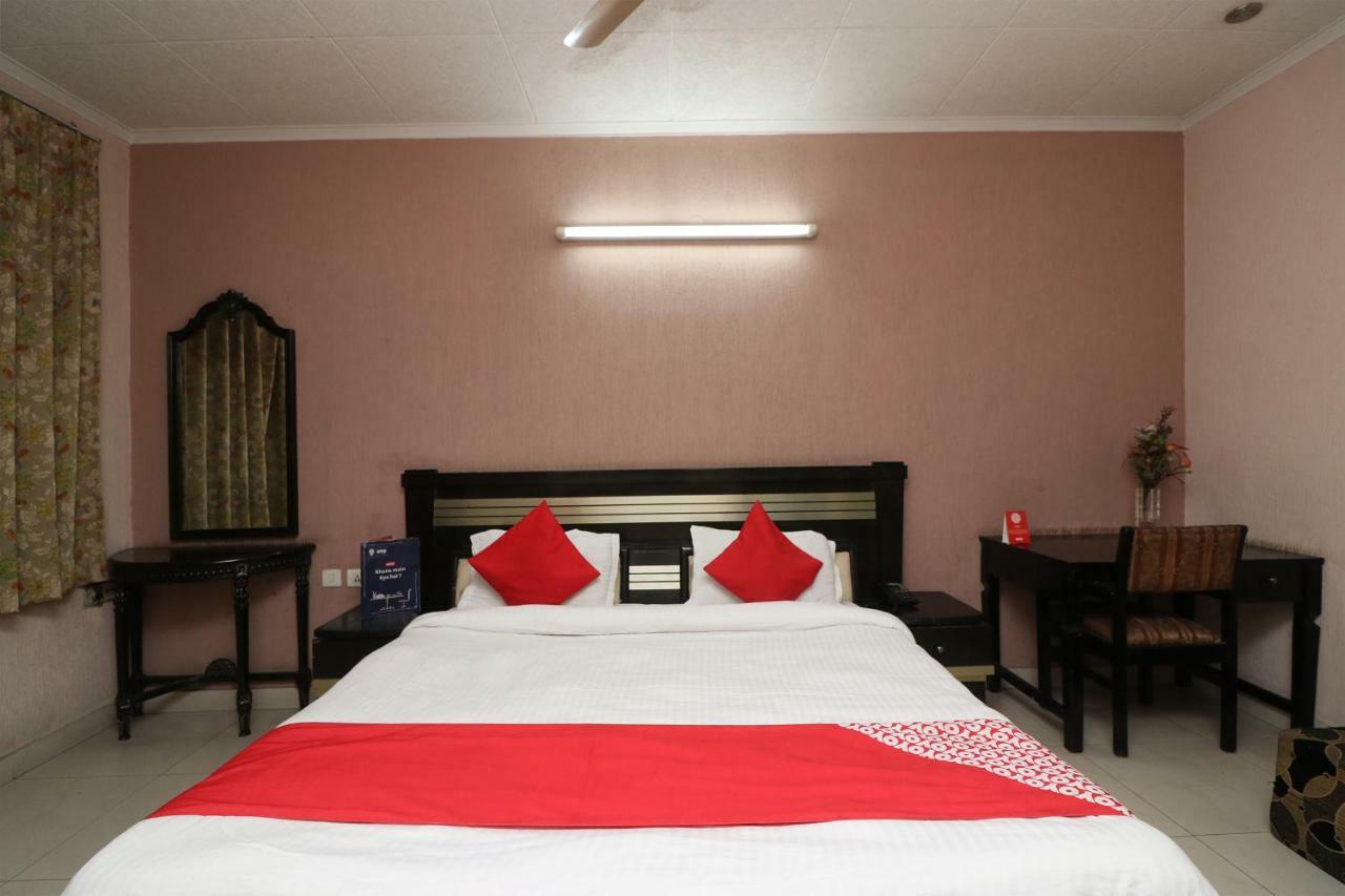 Oyo 24672 Bharat Guest House Delhi  Dış mekan fotoğraf
